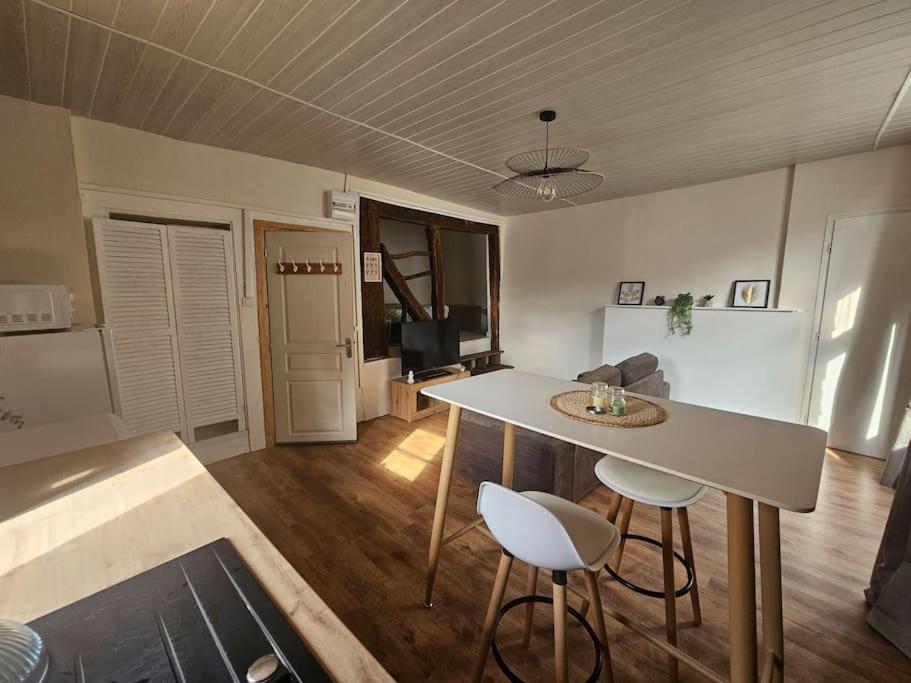 Studio Au Centre-Ville Baume-les-Dames Exteriör bild